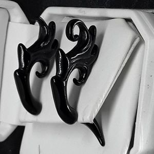 philagry style earrings